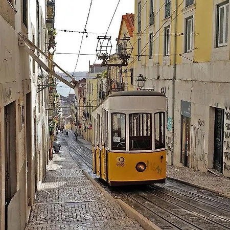 Bl Bairro Alto Famous Bica Funicular Street View شقة *