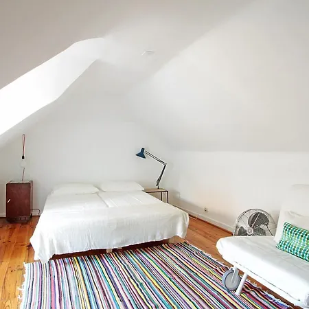 Bl Bairro Alto Famous Bica Funicular Street View شقة