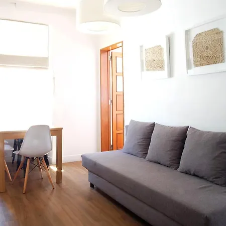 Bl Lovely & Cosy 3br Flat On Iconic Bica Street With River View شقة