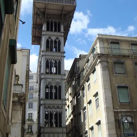 Bl Bairro Alto Famous Bica Funicular Street View ליסבון