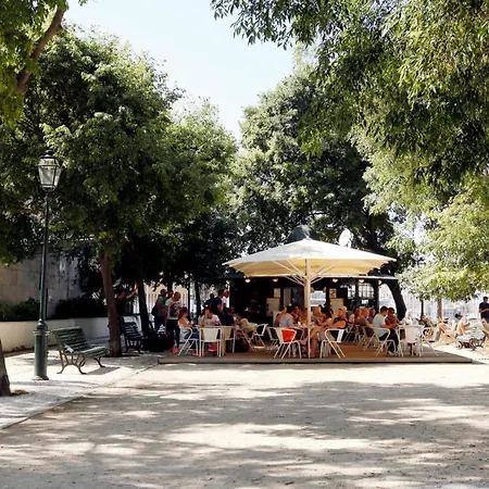Bl Bairro Alto Famous Bica Funicular Street View דירה