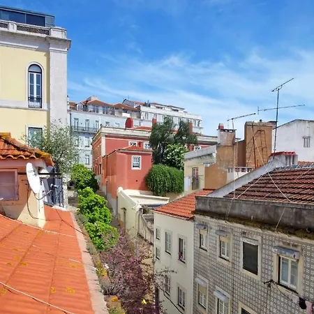 Bl Bairro Alto Famous Bica Funicular Street View דירה ליסבון